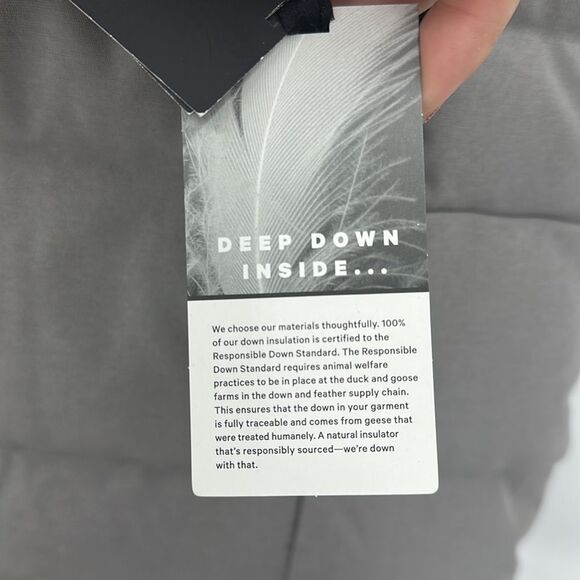 Lululemon Mens Wunder Puff Vest Tech Canvas NWT Sz L Mid Warmth in Gull Gray - Picture 10 of 13